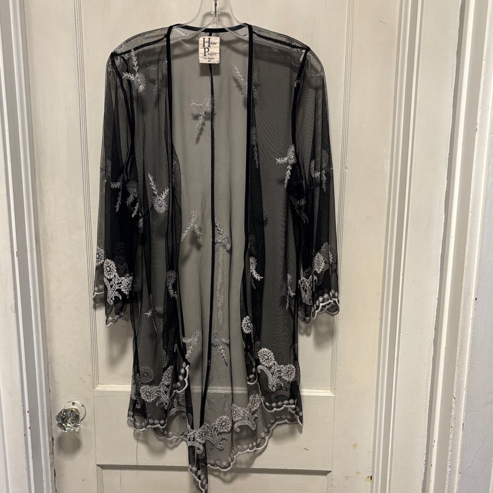 Haute Project Los Angeles Sheer Floral Embroidered Kimono Robe Shawl Medium